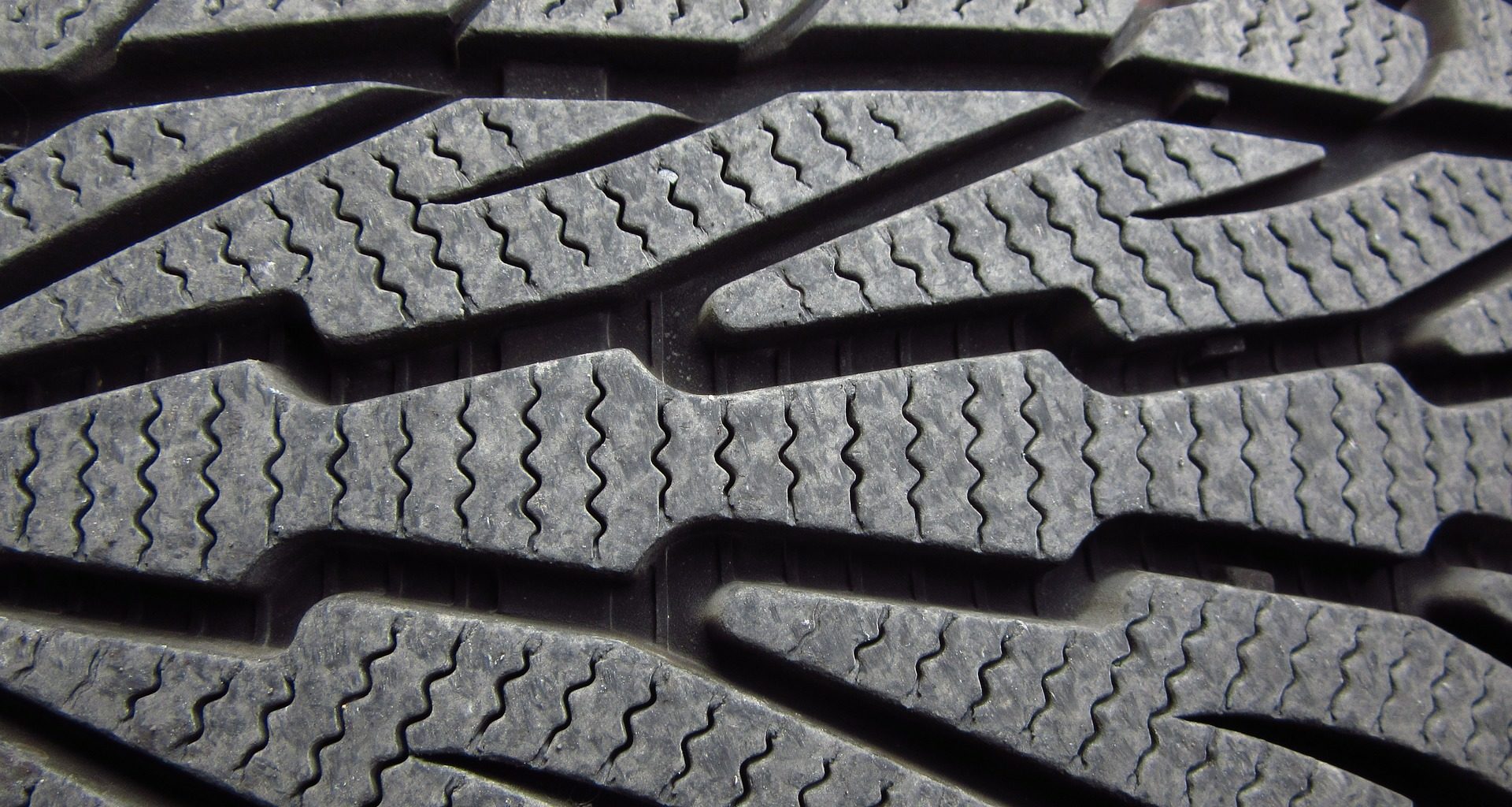 Bieżnik opony zimowej