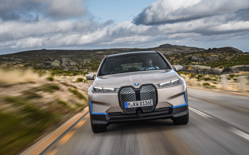 BMW iX 2021 dziób
